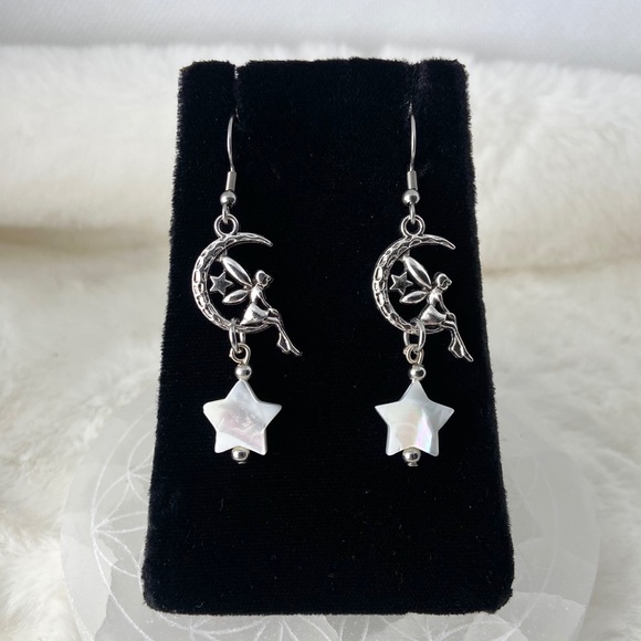 Mother of pearl stars moon fairy dangly earrings - Picture 2 of 13